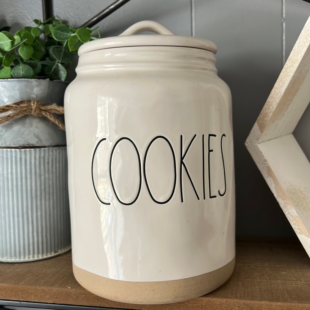 Rae Dunn cookie jar